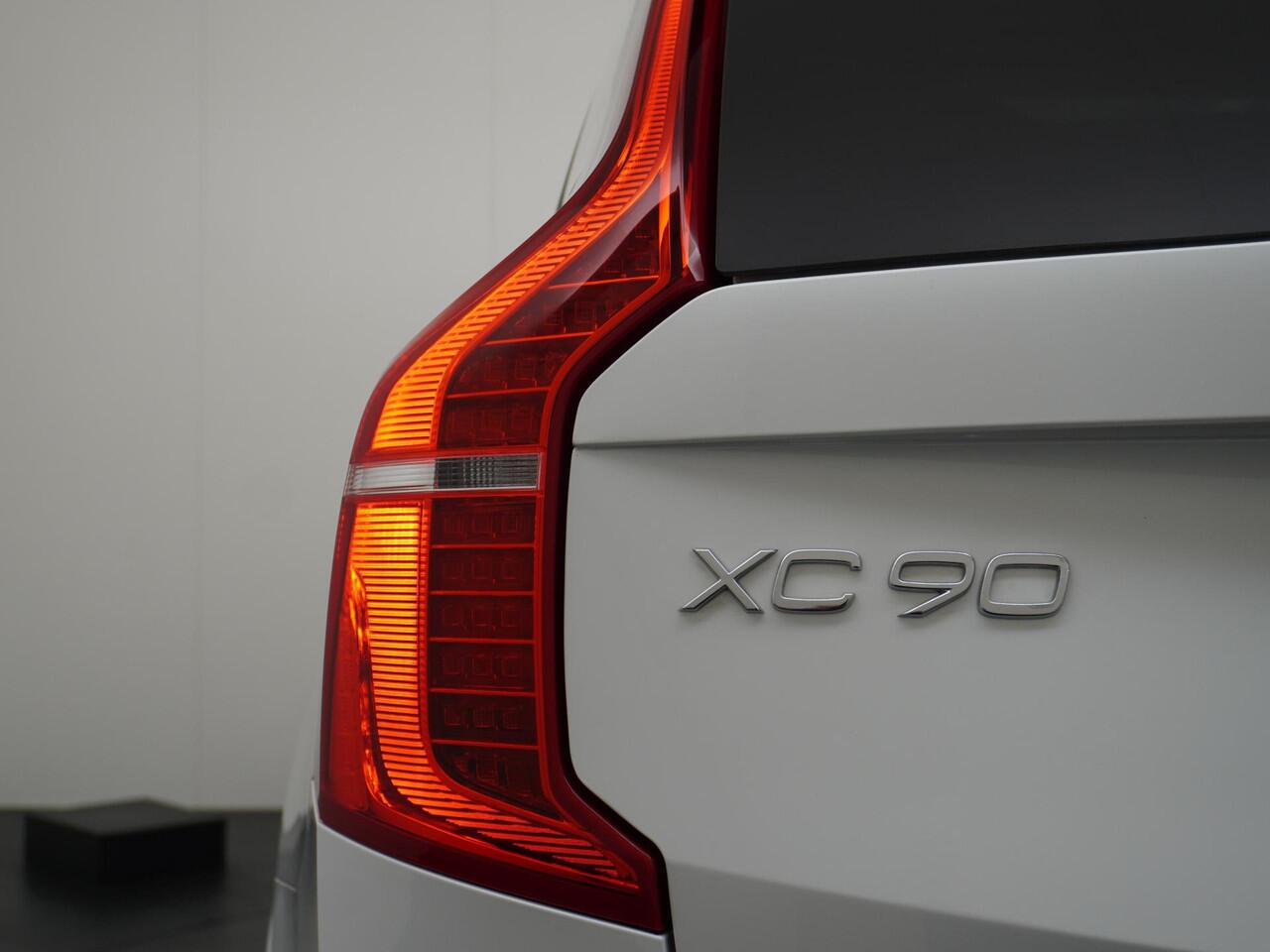 Volvo XC90 2.0 T8 Recharge AWD Ultimate Dark Long Range/Luchtvering/Bowers&Wilkins etc.