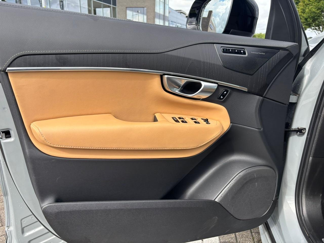 Volvo XC90 T8 Plug-in hybrid AWD Ultra Dark | 22"L.M.Velgen | Nappa Leder | Panoramadak |