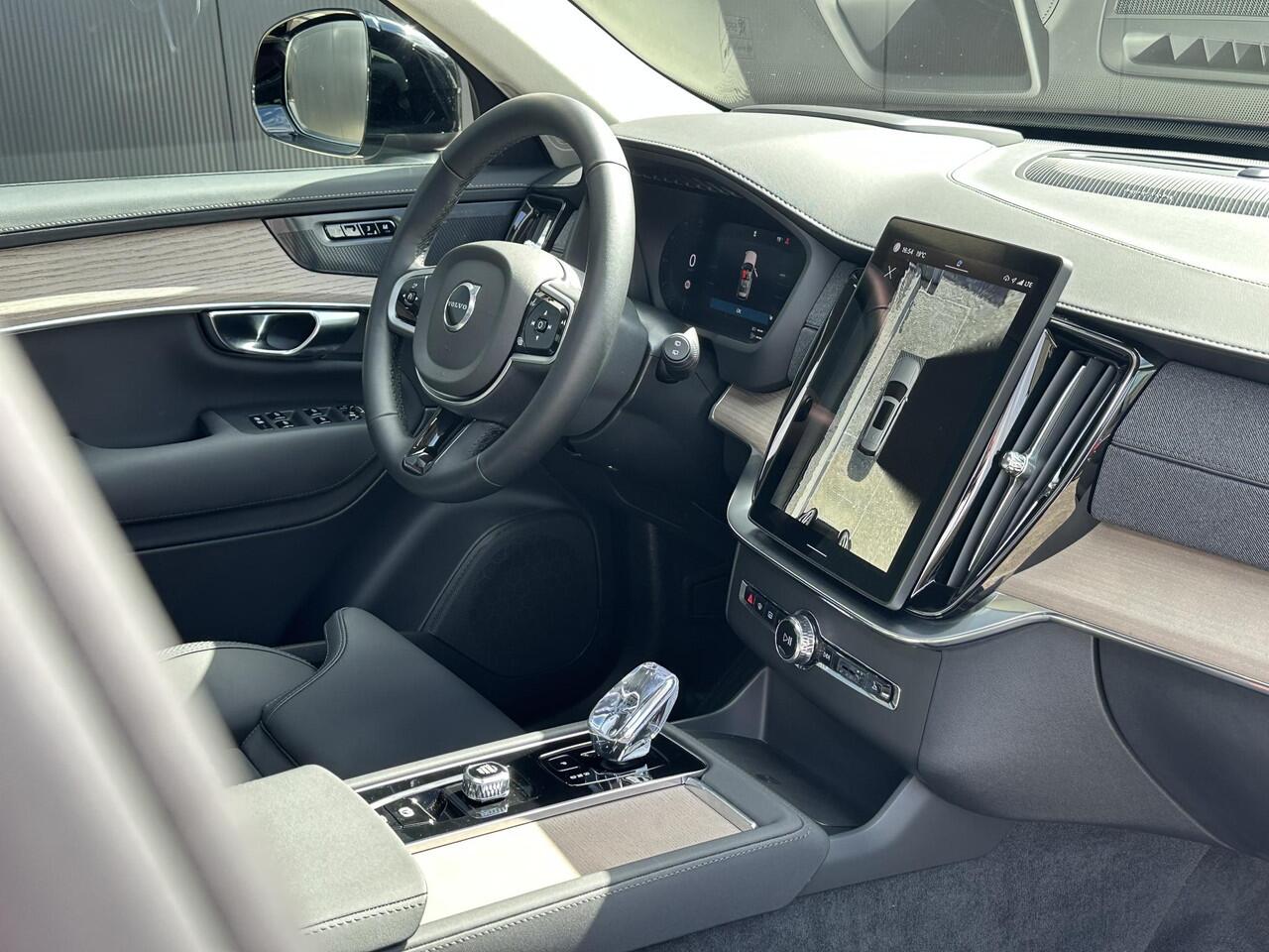 Volvo XC90 2.0 T8 Recharge AWD Ultra Dark / Pano. dak / 455 PK / Harman/Kardon / 360 camera / Verwarmde stoelen /