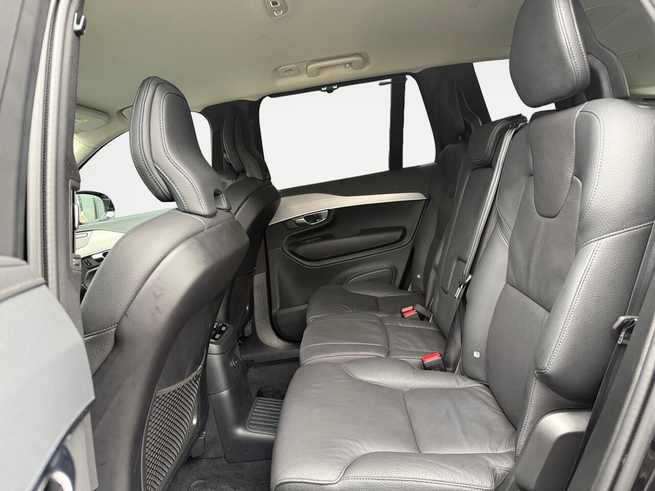 Volvo XC90 2.0 T8 Plug-in hybrid AWD Plus Bright | Extra getint glas | 360 graden camera | Stoelverwarming |