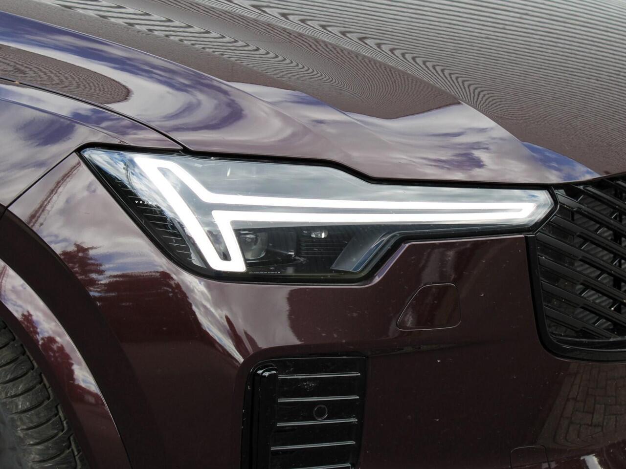 Volvo XC90 2.0 T8 Plug-in hybrid AWD Ultra Dark Automaat / Panoramadak / Luchtvering / Bowers&Wilkens audio / Trekhaak / Massage voorstoelen