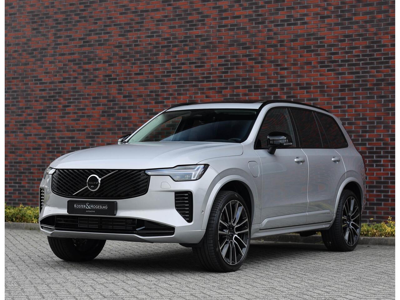 Volvo XC90 T8 AWD Ultra Dark | Pano - Trekhaak - B&W