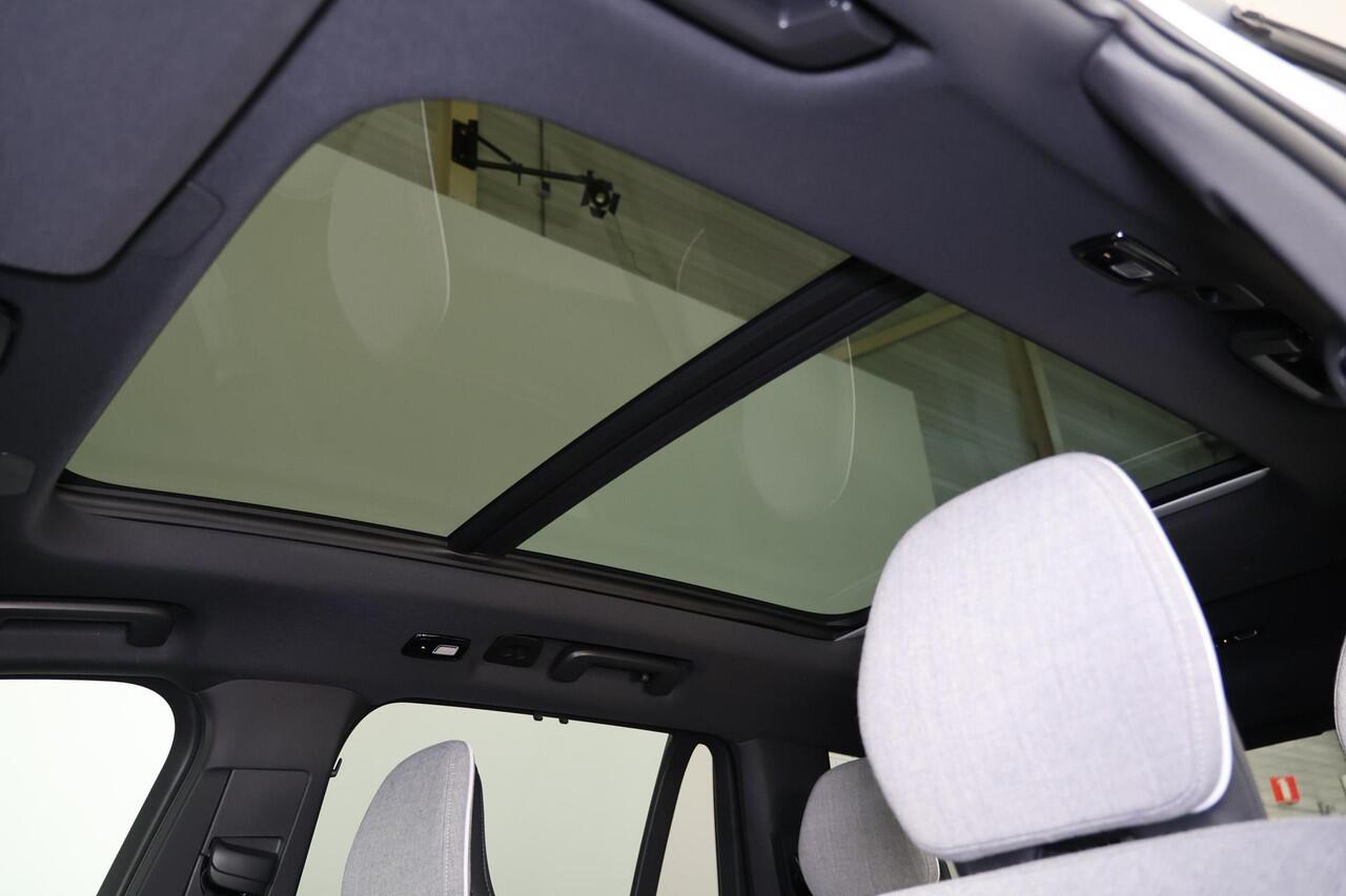 Volvo XC90 T8 Recharge AWD Plus Dark - Luchtvering - Panorama/schuifdak - IntelliSafe Assist & Surround - 360º Camera - Harman/Kardon audio - Adaptieve LED koplampen - Verwarmde voorstoelen, stuur & achterbank - Parkeersensoren voor & achter - Elektr. bedienb. voors