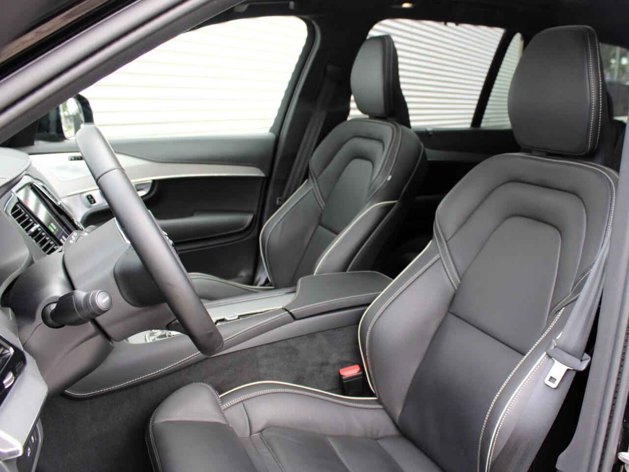 Volvo XC90 2.0 T8 Recharge AWD Ultra Dark Automaat / Trekhaak / Luchtvering / Bowers & Wilkins / Head-Up Display / 360 Camera / Panoramadak / 22" velgen