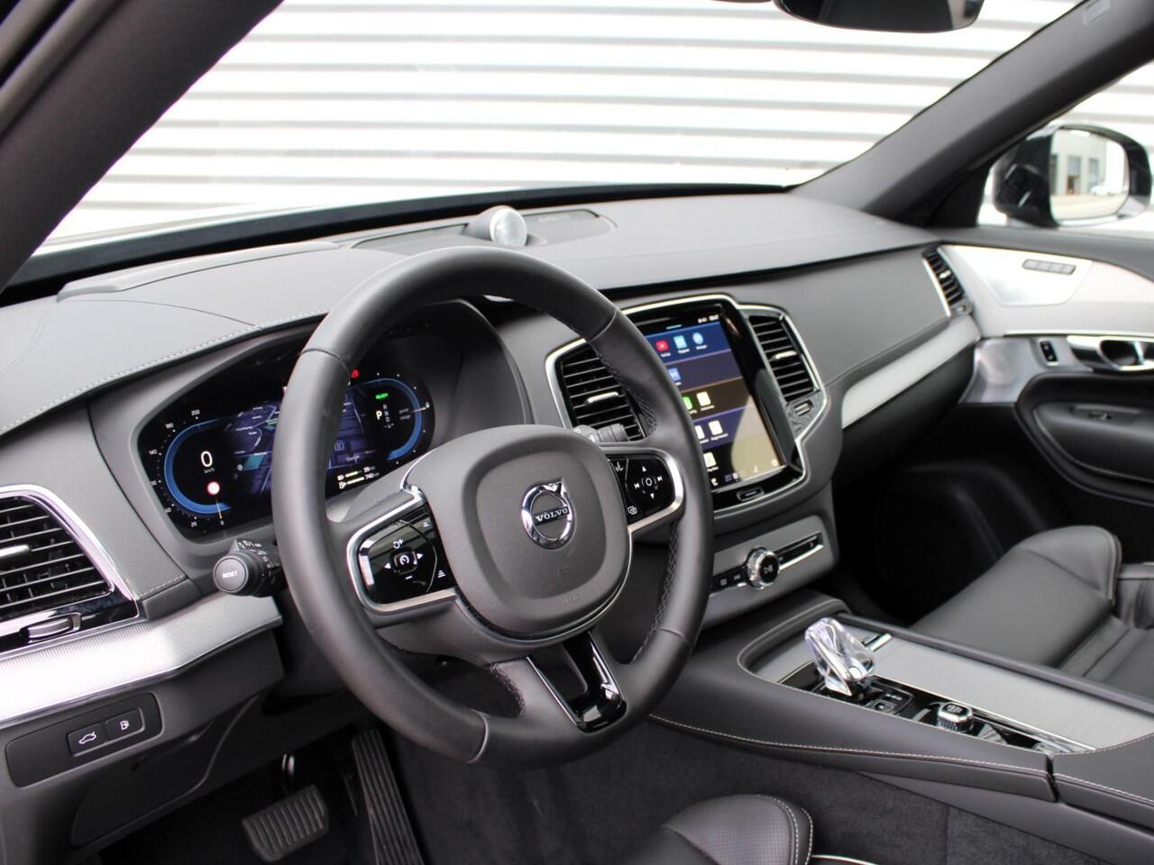 Volvo XC90 2.0 T8 Recharge AWD Ultra Dark Automaat / Trekhaak / Luchtvering / Bowers & Wilkins / Head-Up Display / 360 Camera / Panoramadak / 22" velgen