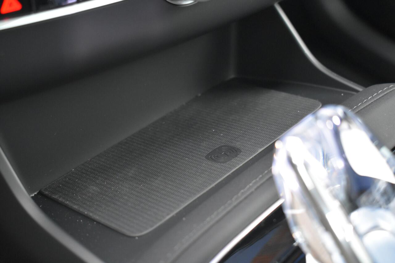 Volvo XC90 T8 455PK Plug-in hybrid AWD Ultra Bright | Trekhaak | Luchtvering |