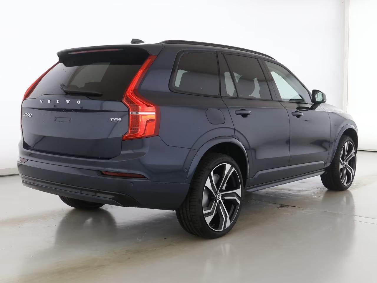 Volvo XC90 2.0 T8 Plug-in hybrid AWD Plus Dark Facelift . Nu met ¤ 24.075 korting