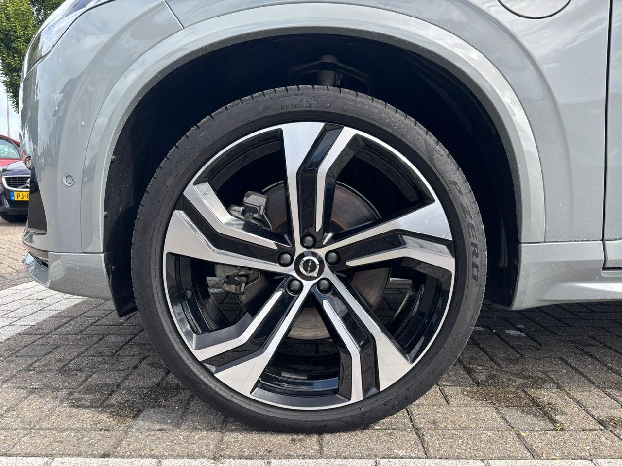 Volvo XC90 T8 Plug-in hybrid AWD Ultra Dark | 22"L.M.Velgen | Nappa Leder | Panoramadak |