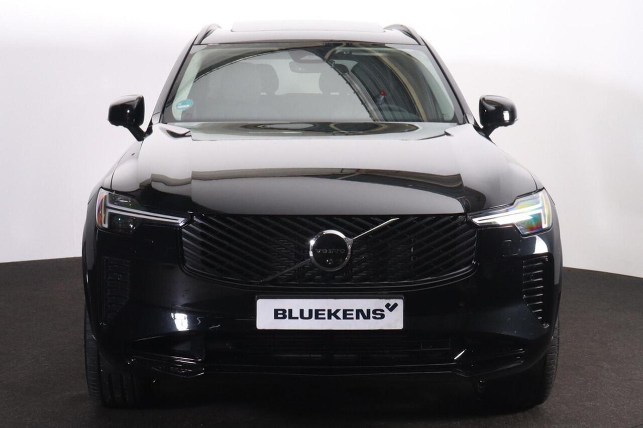 Volvo XC90 T8 Recharge AWD Plus Dark - Panorama/schuifdak - IntelliSafe Assist & Surround - 360º Camera - Harman/Kardon audio - Adaptieve LED koplampen - Verwarmde voorstoelen, stuur & achterbank - Parkeersensoren voor & achter - Elektr. bedienb. voorstoelen met geh