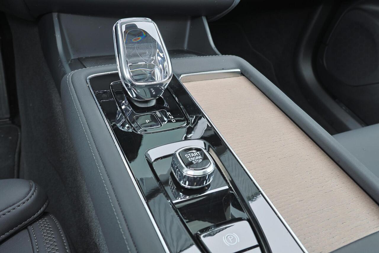 Volvo XC90 T8 Recharge AWD Plus Dark - Panorama/schuifdak - IntelliSafe Assist & Surround - 360º Camera - Harman/Kardon audio - Verwarmde voorstoelen, stuur & achterbank - Parkeersensoren voor & achter - Elektr. bedienb. voorstoelen met geheugen - Draadloze tel. lad