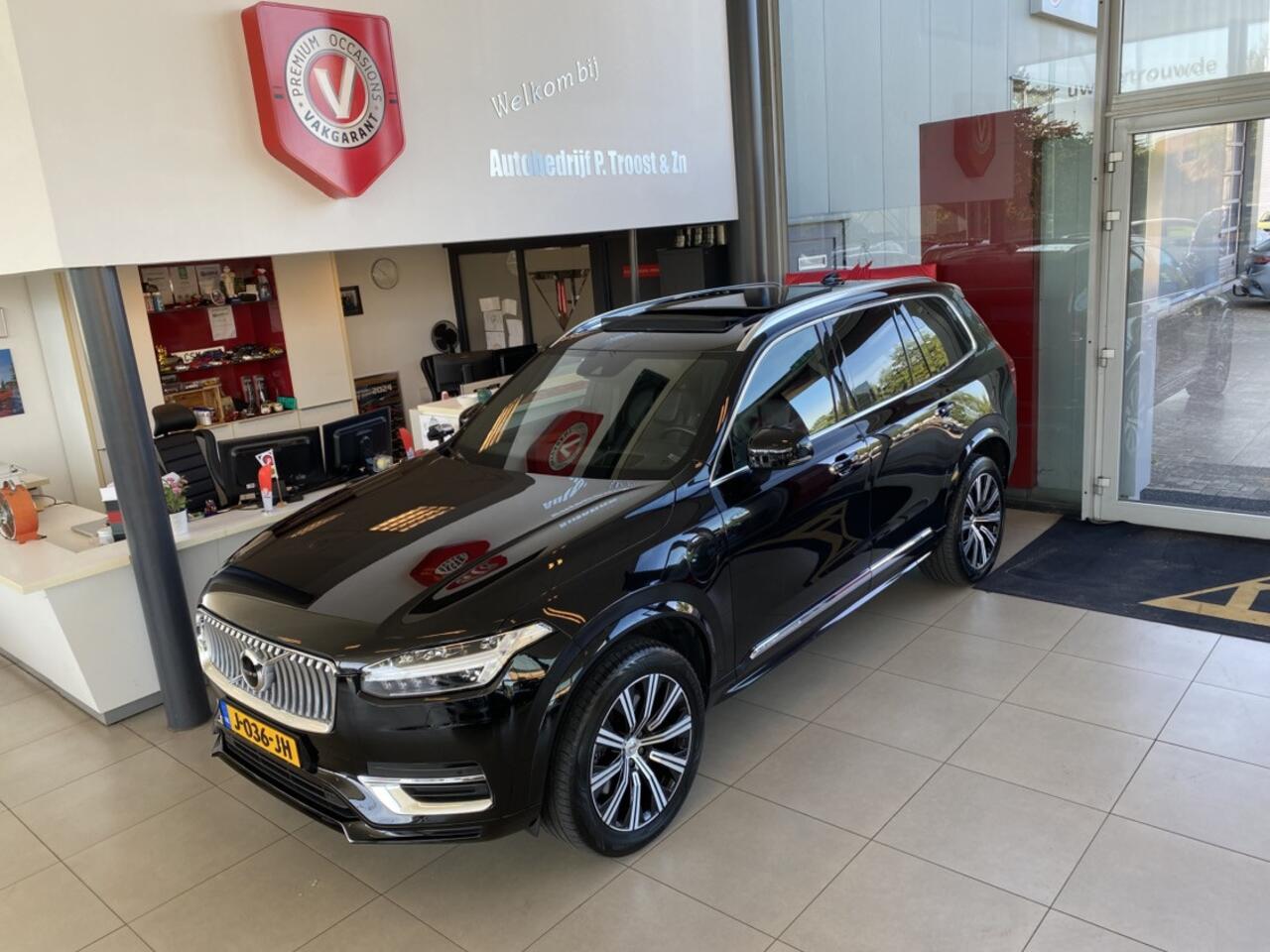 Volvo XC90 2.0 T8 Twin Engine AWD Inscription Intro Edition/Automaat/7-Persoons/Dealeronderhouden/NL Auto/Trekhaak/Panoramadak/390pk/Plug-in Hybride/Head Up Display/Keyless/360 gr.camera/Memorystoelen/Harman Kardon Audio/Stoelverwarming&Verkoeling/Stuurverwarming/En