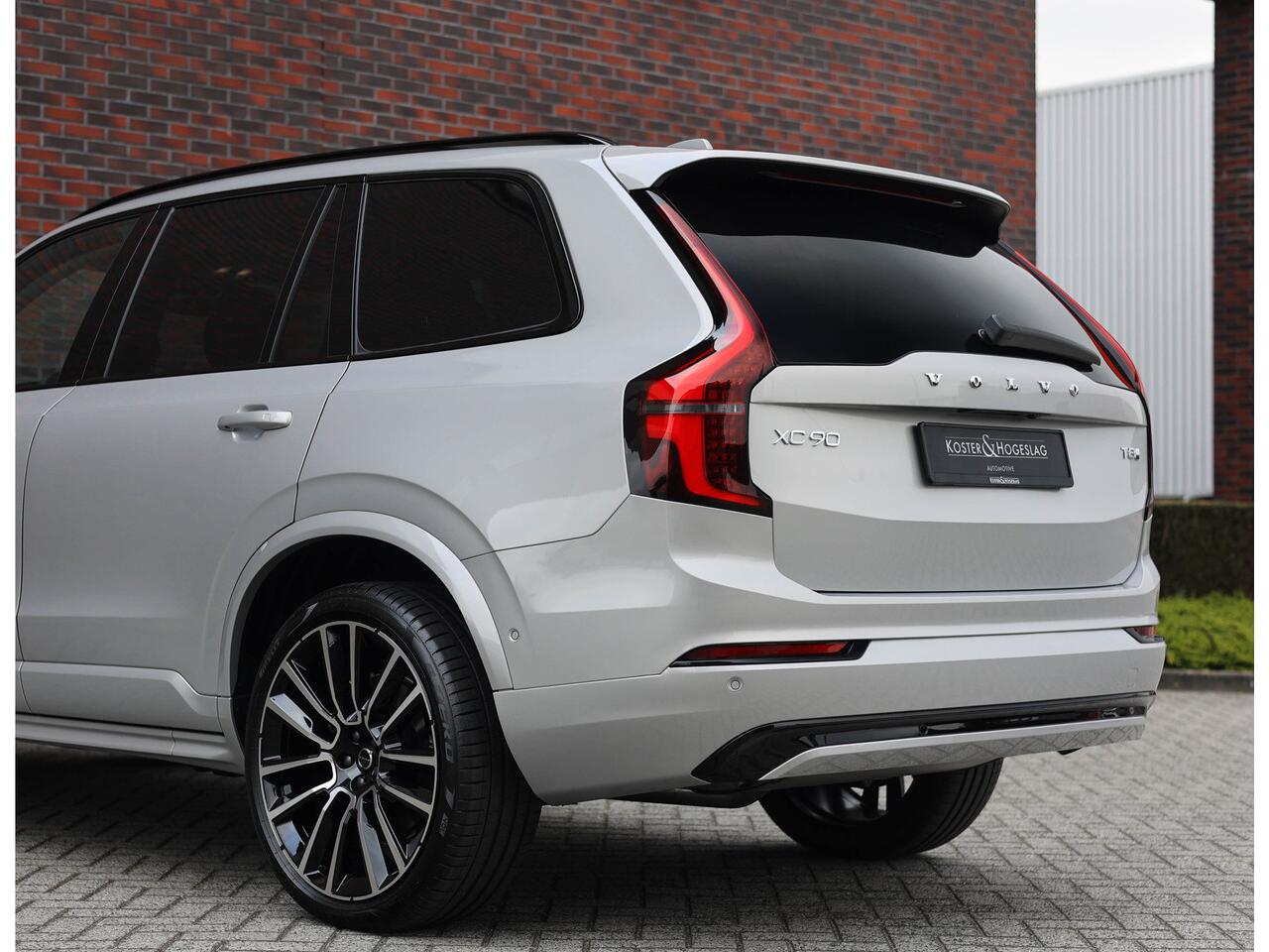 Volvo XC90 T8 AWD Ultra Dark | Pano - Trekhaak - B&W