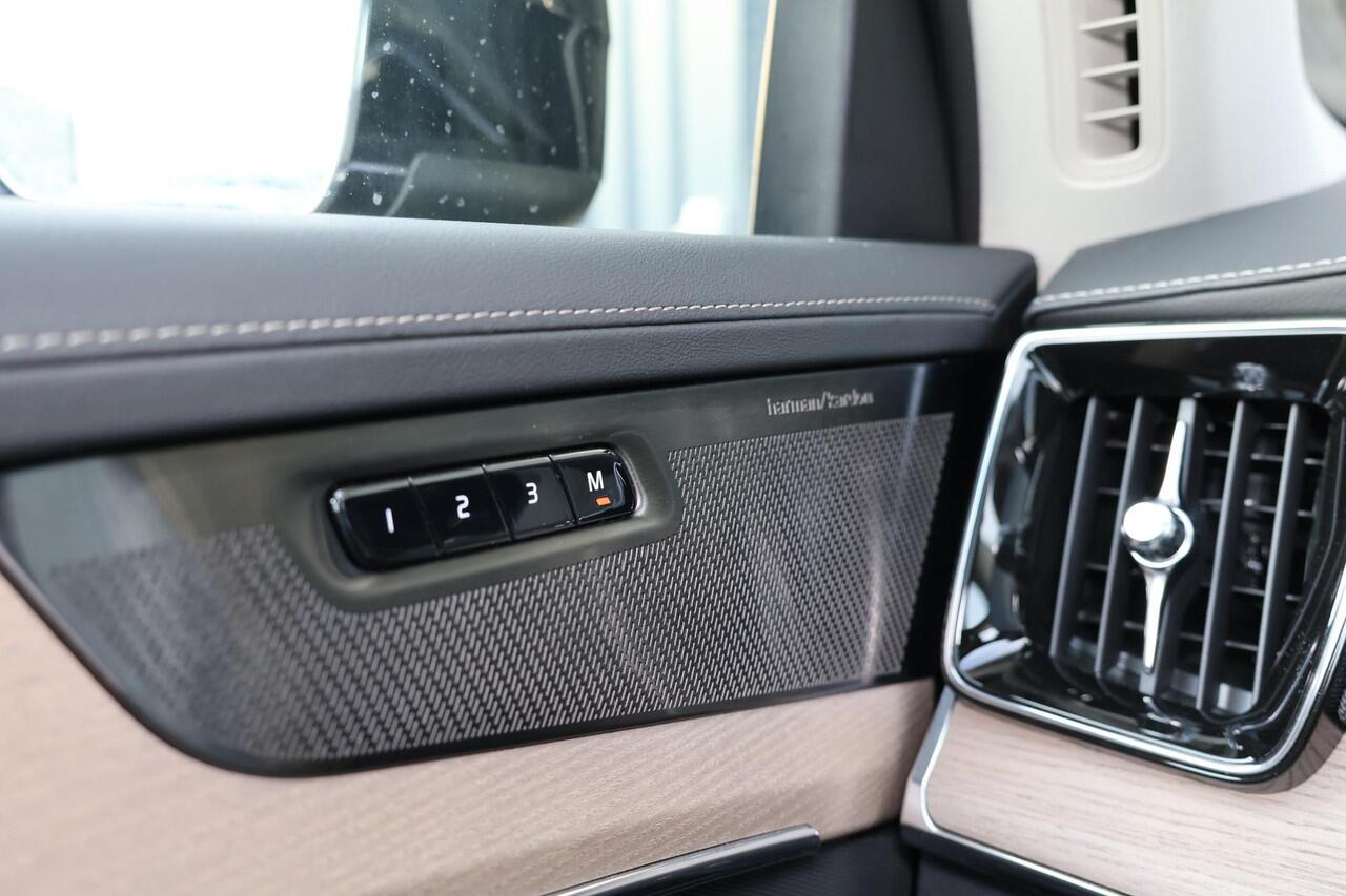 Volvo XC90 T8 Recharge AWD Plus Bright - Panorama/schuifdak - IntelliSafe Assist & Surround - 360º Camera - Harman/Kardon audio - Adaptieve LED koplampen - Verwarmde voorstoelen, stuur & achterbank - Parkeersensoren voor & achter - Elektr. bedienb. voorstoelen met g