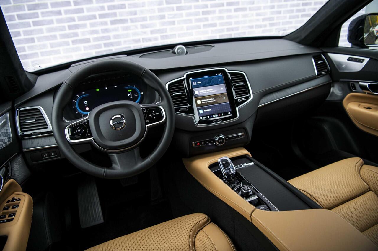 Volvo XC90 2.0 T8 Plug-in hybrid AWD Ultra Dark | Trekhaak | Edition Pack | Donker Glas | Luchtvering | Bowers & Wilkins | Stoel Ventilatie & Massage |