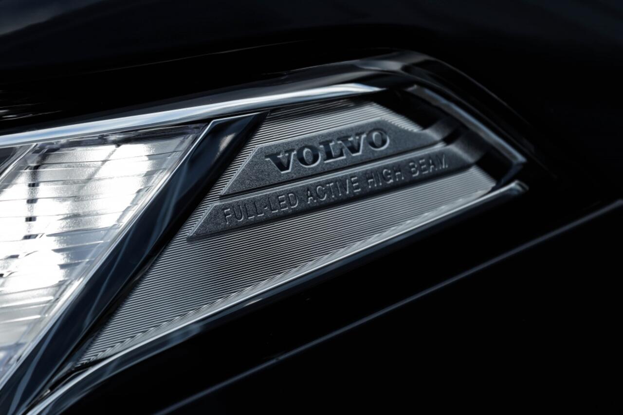 Volvo XC90 Ultimate Bright Recharge Plug-In Hybrid AWD Long Range l Pano l