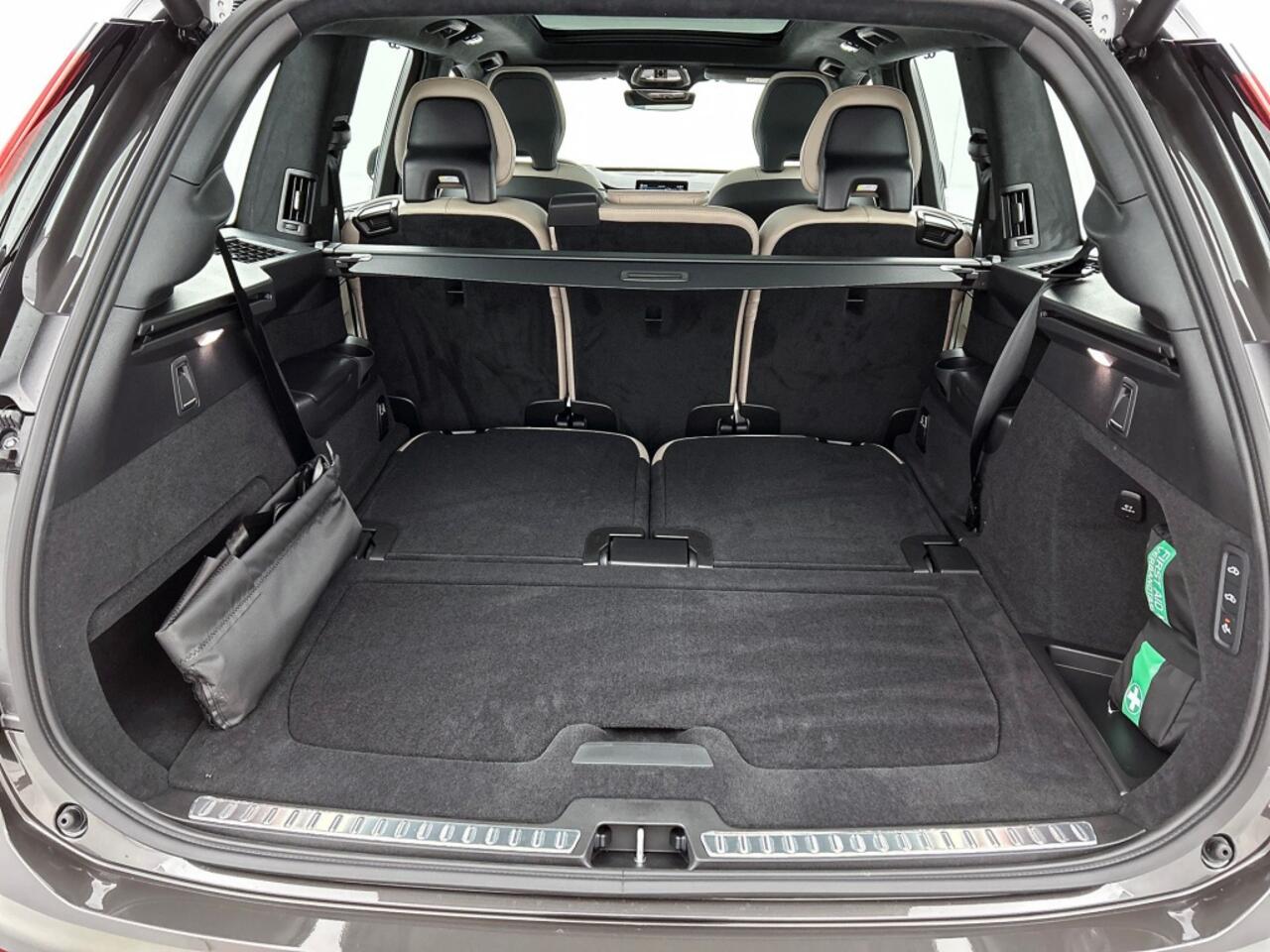 Volvo XC90 2.0 T8 AWD Ultra Dark | Luchtvering Massage | Nappa Ventilatie|
