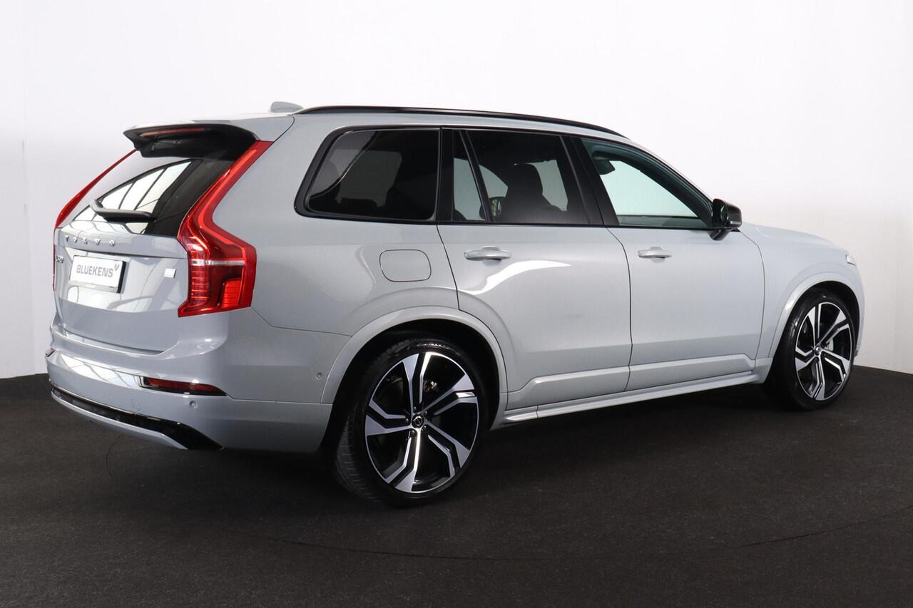 Volvo XC90 T8 Recharge AWD Ultimate Dark - Luchtvering - Panorama/schuifdak - IntelliSafe Assist & Surround - 360º Camera - Adaptieve LED koplampen - Verwarmde voorstoelen, stuur & achterbank - Parkeersensoren voor & achter - Elektr. bedienb. voorstoelen met geheug
